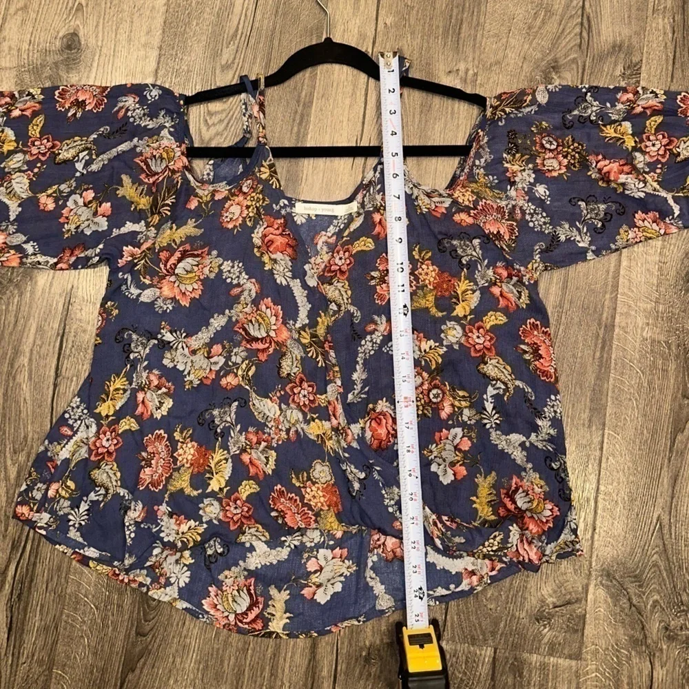 BISHOP + YOUNG BLUE ROMANTIC FLORAL BOHO COLD SHOULDER BLOUSE WOMEN'S SZ L - Picture 9 of 10